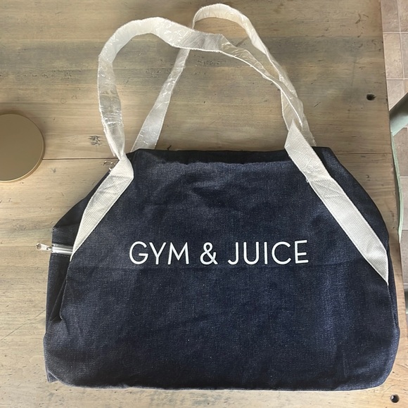gym bag - Picture 1 of 3